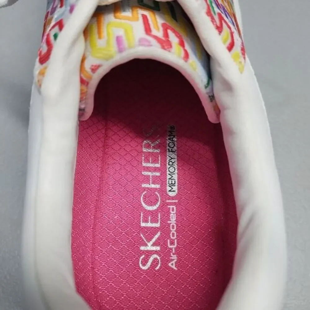 SKECHERS Cordova Classic Low Top Sneakers Womens‎ 8 White Multi Canvas Lace-Up